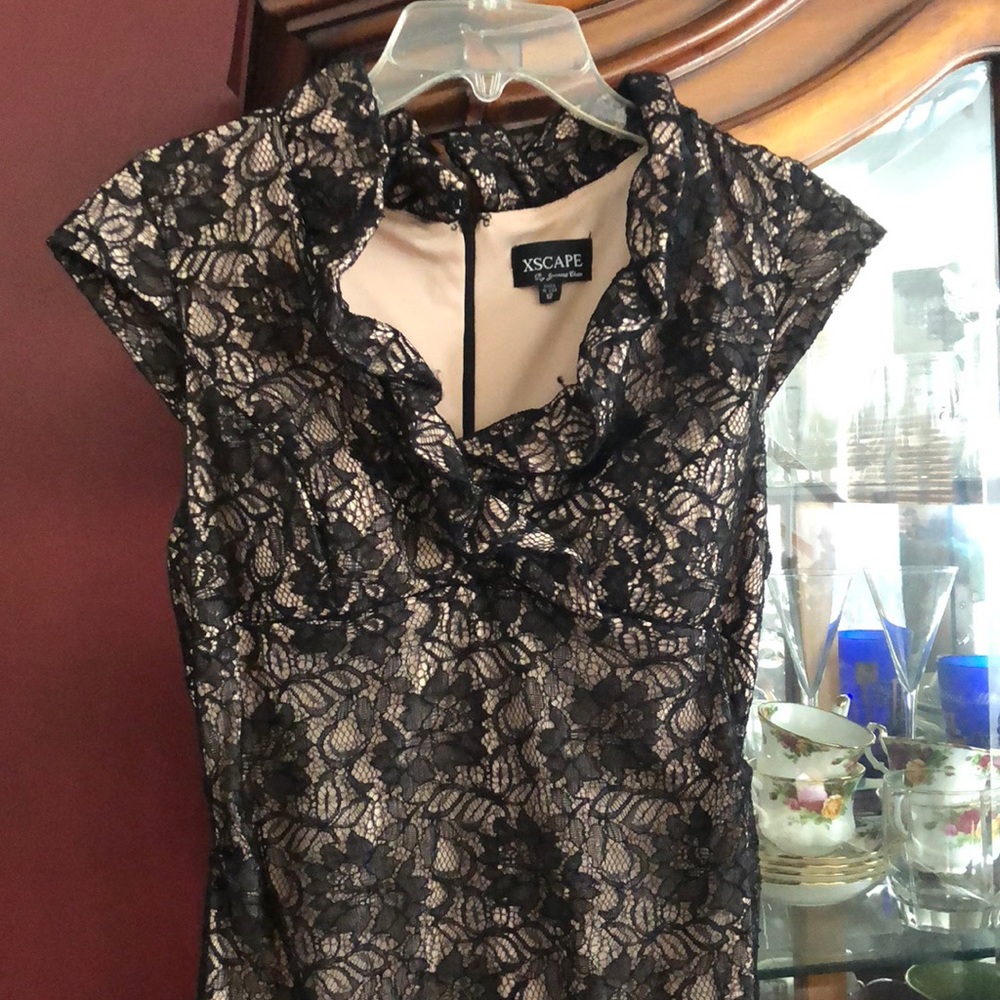 Midi lace dress for occasions